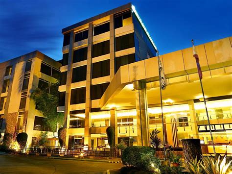 The Ritz Hotel at Garden Oases .